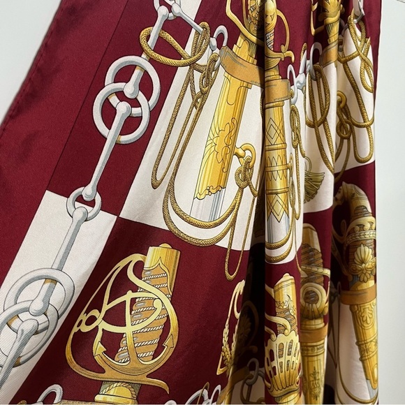 Hermès Rare & Vintage cliquetis RATTLING BORDEAUX Etriers Iconic
Silk Scarf wrap - Picture 9 of 10